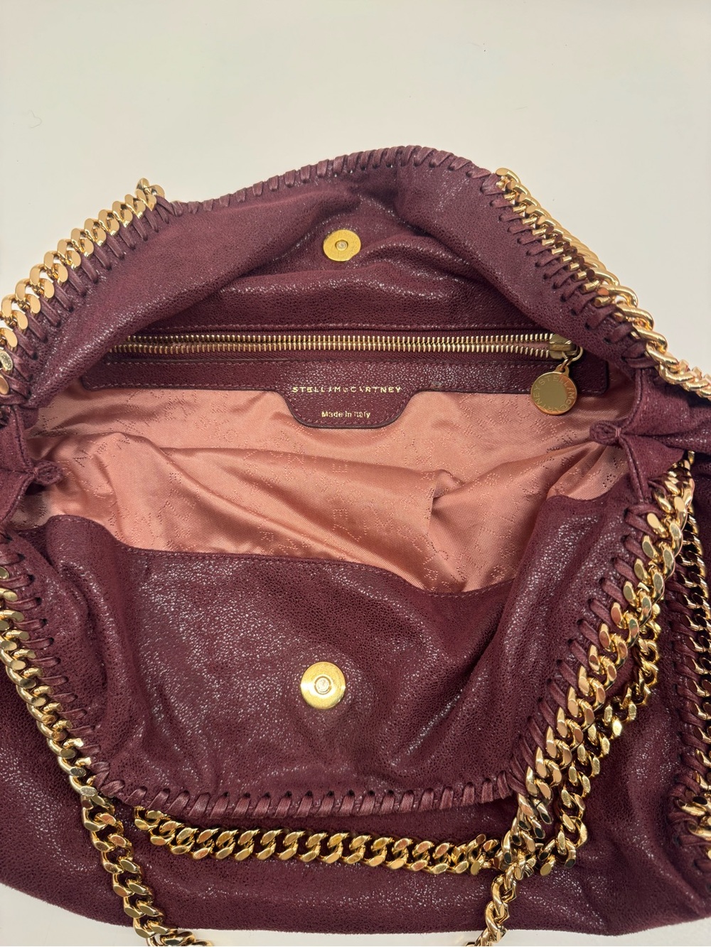 Stella McCartney Burgundy Suede-Look Shoulder Bag with Gold Chain Trim - Picture 4 of 8